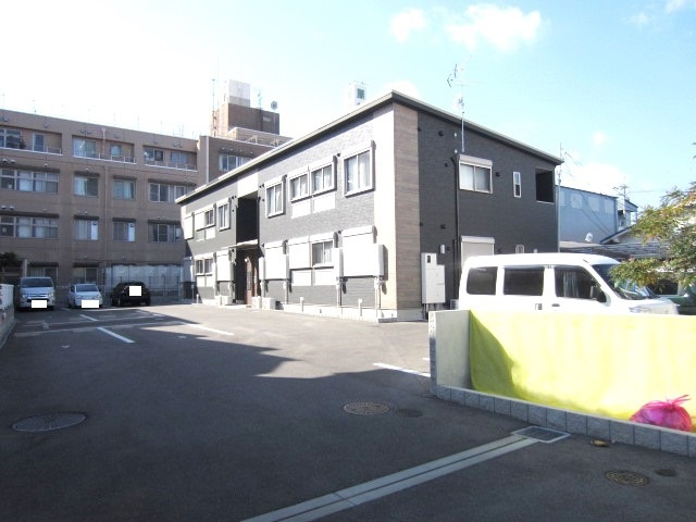 【駐車場】