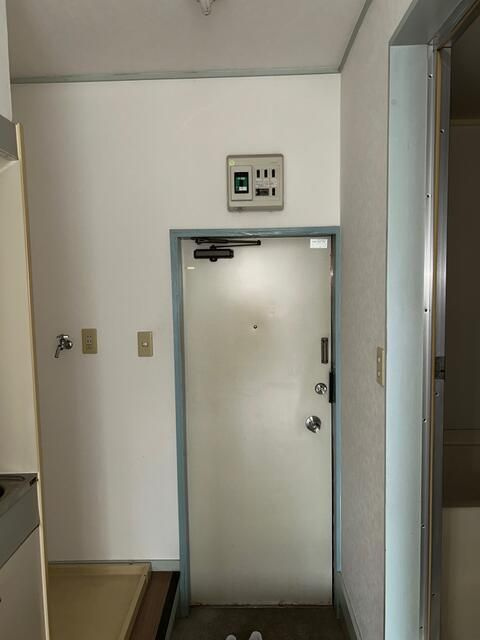 相模原市南区相南１丁目のアパートの玄関