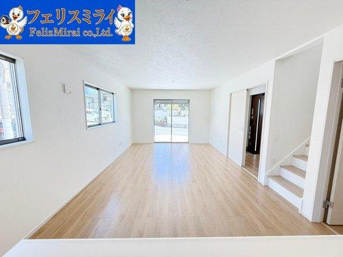Terrechez　神戸市垂水区桃山台２期　全２棟の居間・リビング|■現地写真　２号棟■
家具家電の配置をご想像下さい♪