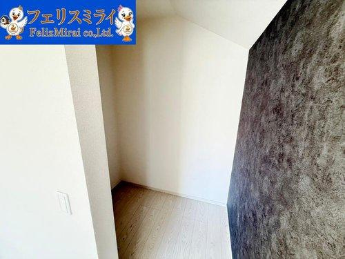 Terrechez　神戸市垂水区桃山台２期　全２棟の収納|■現地写真　１号棟■
ウォークインクローゼット完備♪
お部屋を広く使って頂けます♪
