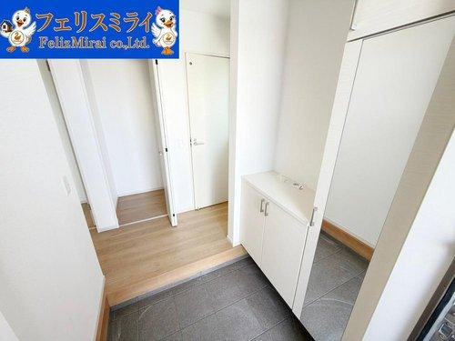 Terrechez　加古川市野口町１４期（野口）の玄関|■現地写真■
ZEH水準♪
既存の住宅と比較して約２０％光熱費を削減出来ます♪