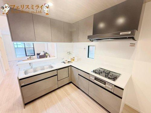 神戸市須磨区大黒町１丁目2-5のキッチン|■現地写真■
食洗器標準装備で家事の効率化が出来ます♪