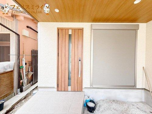 神戸市須磨区行幸町１丁目の玄関|■現地写真■
お洒落な玄関ドア♪