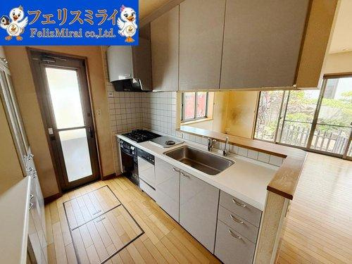 神戸市垂水区清玄町１３－３のキッチン|■現地写真■
天板の広いキッチン◎