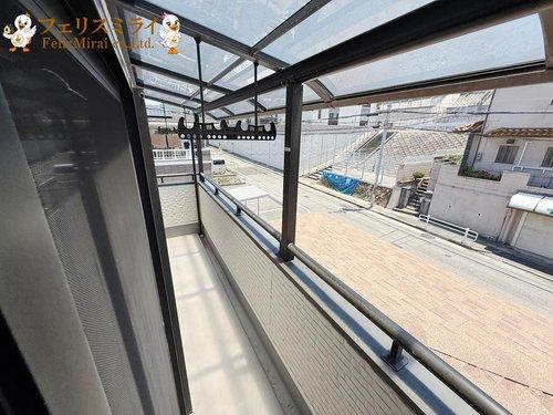 神戸市垂水区青山台３丁目１-２０のバルコニー|■現地写真■
広々としたバルコニー♪
洗濯物がたくさん干せます♪