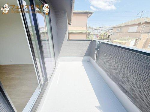 LiGNAGE　神戸市北区広陵町１丁目　１棟のバルコニー|■現地写真■
日当たり良好♪ワイドバルコニーで家族の洗濯物がたくさんほせます♪