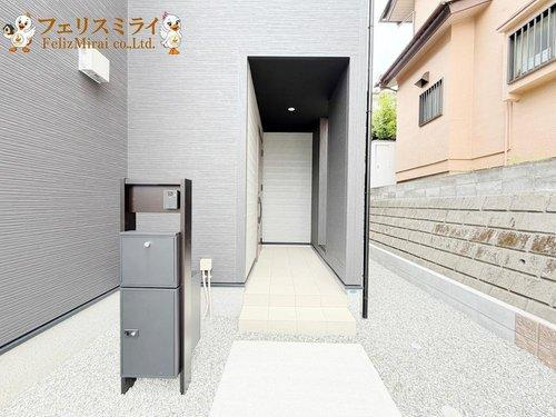 LiGNAGE　神戸市北区広陵町１丁目　１棟の玄関|■現地写真■
耐震等級は国内最高等級の３取得♪
長期優良住宅♪