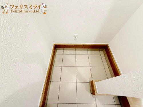 LiGNAGE　神戸市北区広陵町１丁目　１棟の玄関|■現地写真■
憧れのシューズインクローク♪