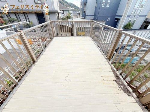 神戸市垂水区朝谷町１１-５の庭|■現地写真■
カースペースの上もお庭スペースとしてご利用頂けます♪♪