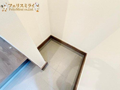 Grafare　神戸市北区惣山町　１棟の玄関|■現地写真■
憧れのシューズインクローク完備♪