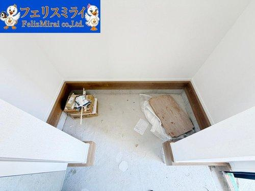 Grafare　神戸市北区惣山町２期　１棟の収納|■現地写真■
シューズインクロークも完備しおります♪