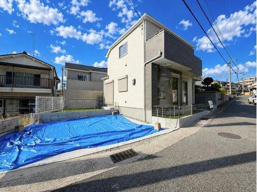 Heartful Town　神戸市北区緑町７丁目　１棟（尼崎）の外観|■現地写真■
並列２台駐車可能♪