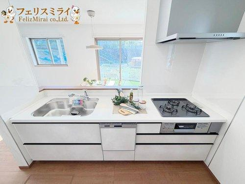 Heartful Town　神戸市北区緑町７丁目　１棟（尼崎）のキッチン|■現地写真■
大手施工で安心の住まい♪
食洗器完備！！