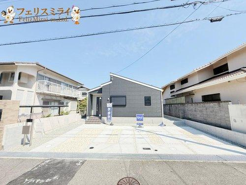 Livele Ｇａｒｄｅｎ　神戸市北区星和台　１棟（平屋）の外観|■現地写真■
４台～駐車可能♪７３坪の広々敷地の平屋新築戸建て◎◎