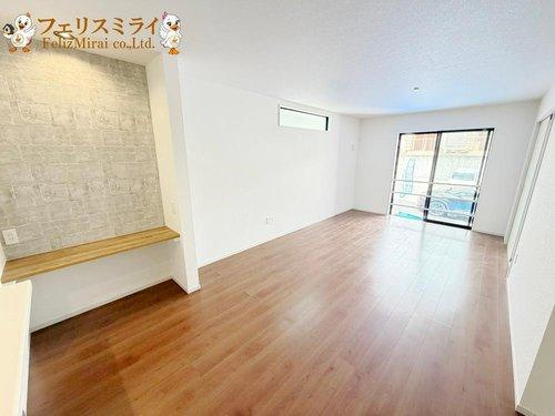 Terrechez　神戸市北区南五葉２期　全１棟の居間・リビング|■現地写真■
家具家電の配置をご想像下さい♪