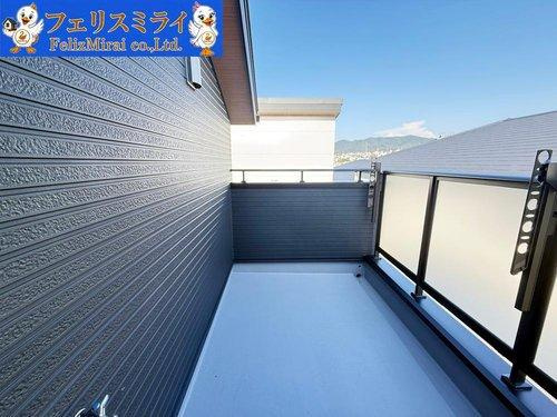 マリンホーム　神戸市北区山の街1０　全５棟のバルコニー|■現地写真・４号棟■
日当たり良好♪ワイドバルコニーで家族の洗濯物がたくさんほせます♪