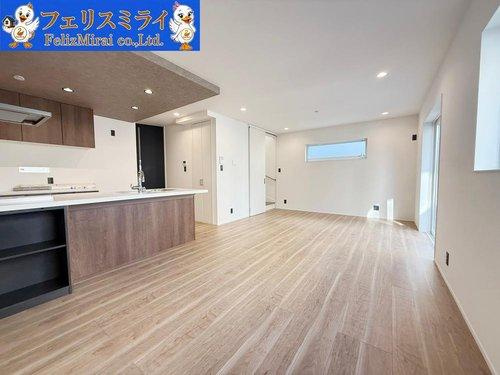 マリンホーム　神戸市北区山の街1０　全５棟の居間・リビング|■現地写真・４号棟■
素敵な新生活お迎え頂けるよう不動産のプロが全力でサポート致します♪♪