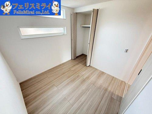 　のその他|■現地写真■
2階には4部屋ございます、採光通風ともに良好でございます♪