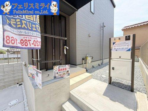 　の玄関|■現地写真■
玄関はスマートキー対応のドアとなっています、荷物が多い時など大変便利に活用頂けます♪