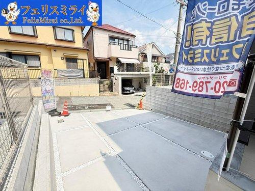 　の駐車場|■現地写真■
お車並列で２台駐車可能♪