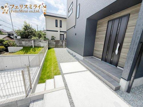 　の玄関|■現地写真■
玄関はスマートキー対応のドアとなっています、荷物が多い時など大変便利に活用頂けます♪