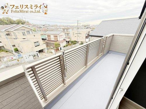 　のバルコニー|■現地写真・2号棟■
日当たり良好♪ワイドバルコニーで家族の洗濯物がたくさんほせます♪