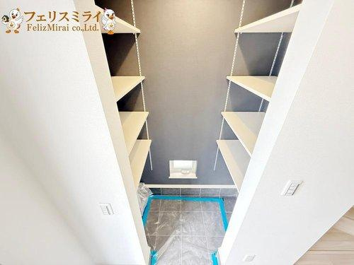 　の玄関|■現地写真・2号棟■
憧れのシューズインクローク♪