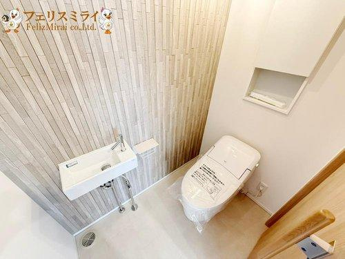 神戸市北区星和台５丁目のトイレ|■現地写真■
１Fと２Fにウォシュレット付きトイレがございます♪