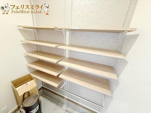 神戸市北区星和台５丁目の内装|■現地写真■
収納が豊富な物件です♪