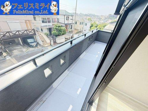 明石市松が丘３丁目　全２棟のバルコニー|■現地写真・B号棟■
日当たりの良いバルコニー♪