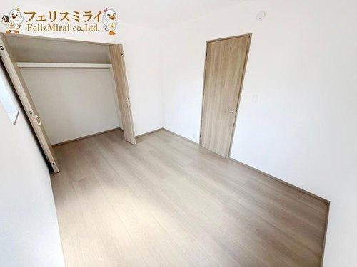 Heartful Town　明石市大久保町西島１０５７番　全２棟のその他|■現地写真・B号棟■
各部屋に大型収納完備♪