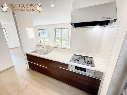Heartful Town　明石市二見町東二見１３１０番　全６棟のキッチン|■現地写真・A号棟■
キッチンのスペースは大変広々としています♪