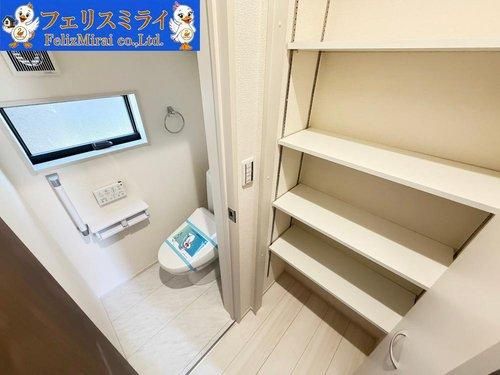 　のトイレ|■現地写真■
節水ウォシュレット♪便ふたオート開閉で清潔＆快適です♪節水機能もありお掃除楽々凸凹も少ないです♪