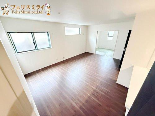 Livele Ｇａｒｄｅｎ　神戸市北区君影町２期　１棟のキッチン|■現地写真■
ペアガラスなので防音・断熱もばっちりです♪風通しも大変良好！