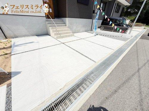 FIRST TOWN　神戸市第29垂水区神陵台の玄関|■現地写真・１号棟■
たっぷり収納できる高さがあるシューズボックス♪