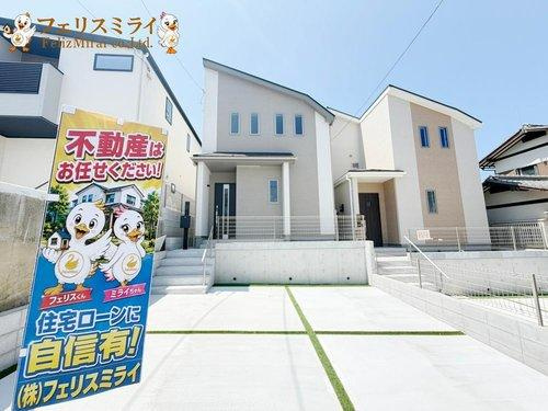 　の外観|■現地写真・B号棟■
前面道路は広くお車も駐車しやすくなっております♪