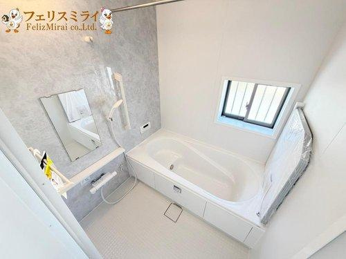 　の浴室|■現地写真・B号棟■
１坪サイズのお風呂となっており、寛げる空間でございます♪