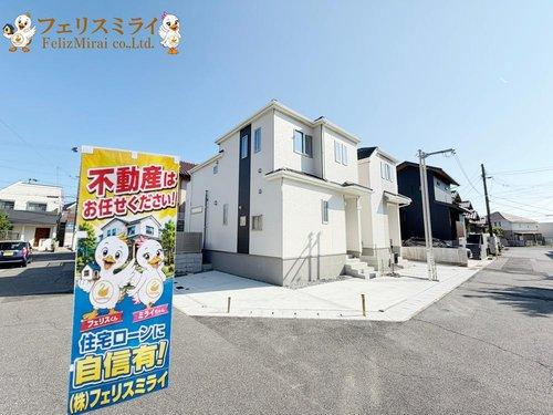 　の外観|■現地写真・B号棟■
前面道路は広くお車も駐車しやすくなっております♪