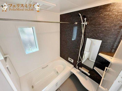 神戸市垂水区名谷町の浴室|■現地写真■
1坪タイプの浴室♪
浴室暖房乾燥機も標準設置！