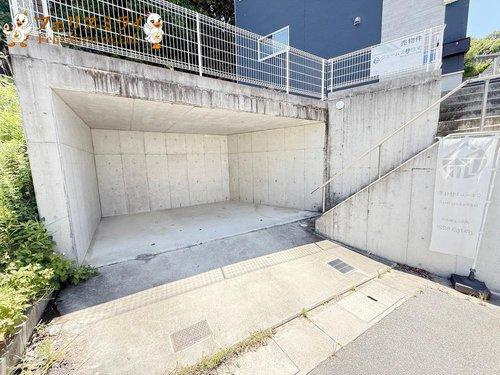 神戸市垂水区名谷町の駐車場|■現地写真■
ビルトイン車庫♪