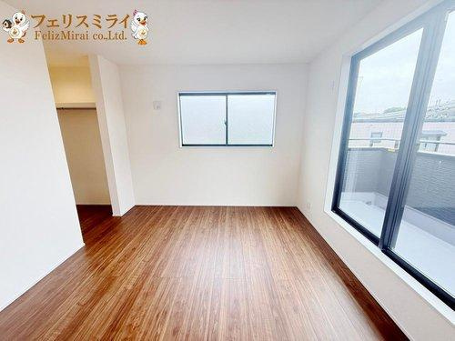　のその他|■現地写真・３号棟■
２階のお部屋でございます♪
バルコニーと隣接しているお部屋となっております♪
