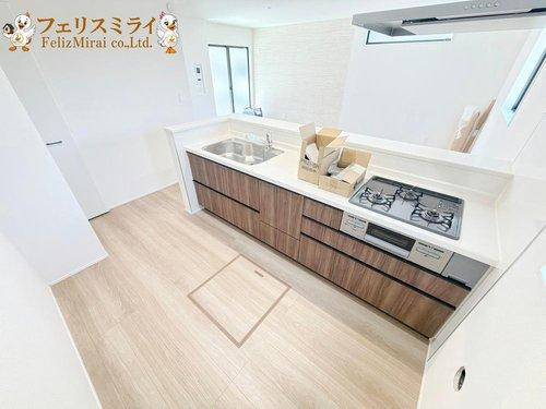 Grafare　神戸市垂水区千代が丘　１棟のキッチン|■現地写真■
キッチンのスペースは広々としております♪