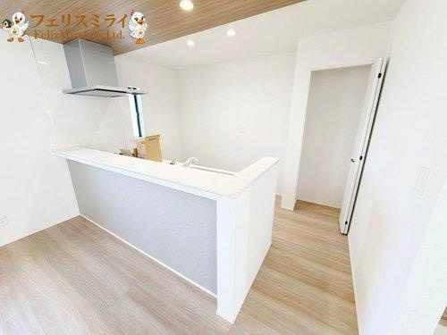 Grafare　神戸市垂水区千代が丘　１棟のキッチン|■現地写真■
憧れのパントリー♪
