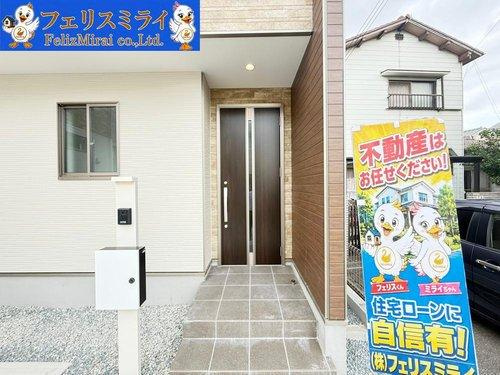 Terrechez　加古郡播磨町古田１期　全１棟の玄関|■現地写真■
カラーモニターインターフォン完備の機能門柱♪