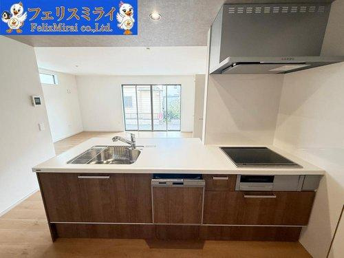 Terrechez　加古郡播磨町古田１期　全１棟のキッチン|■現地写真■
天板の広いフルフラットキッチン♪
食洗器完備です♪