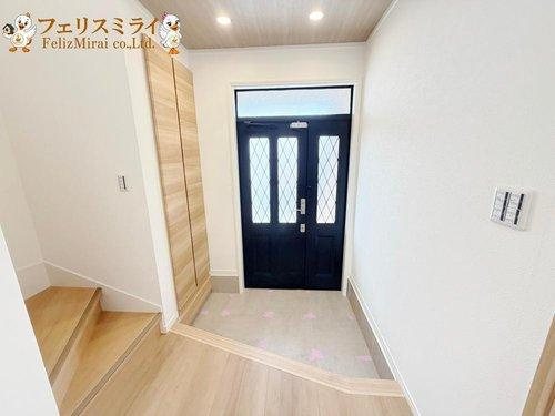 神戸市西区宮下１丁目１６－２４の玄関|■現地写真■
たっぷり収納できるシューズボックス♪
