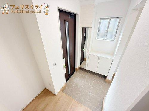 神戸市西区秋葉台２丁目１-１０８の玄関|■現地写真■
たっぷり収納できるシューズボックス♪