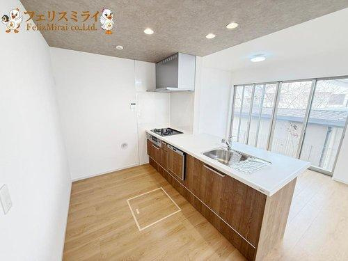 神戸市西区秋葉台２丁目１-１０８のキッチン|■現地写真■
広いスペースで調理も楽しくできます◎●