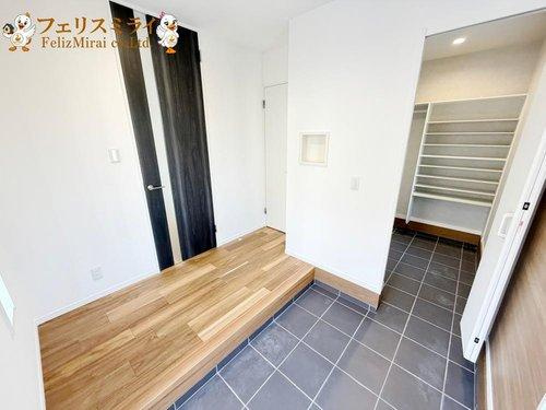 神戸市西区秋葉台３丁目　１棟の玄関|■現地写真■
SIC完備で玄関回りはスッキリ広々♪
