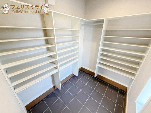 神戸市西区秋葉台３丁目　１棟の外観|■現地写真■
憧れのSIC♪
可動棚で、使い勝手良好です！